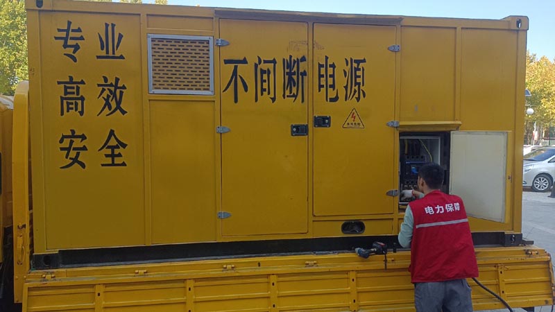 禹王台柴油发电机组和UPS电源配合使用时，如何避免切换过程中的电力中断？